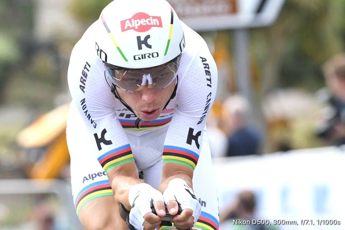 VeloUK's tweet photo. How great was it to have the World Champion in the Tour of Britain TT ... @tonymartin85 @katushacycling #Stage5 #rainbowbands https://t.co/G3njSH9mgZ