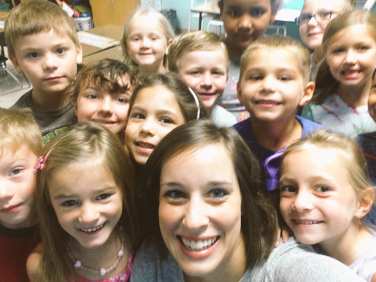 wpacanowski119's tweet photo. So lucky to get to spend my day with these precious littles! They have stolen my heart! β€οΈ #roski #lightscameraacton https://t.co/Odlt6IxwL5