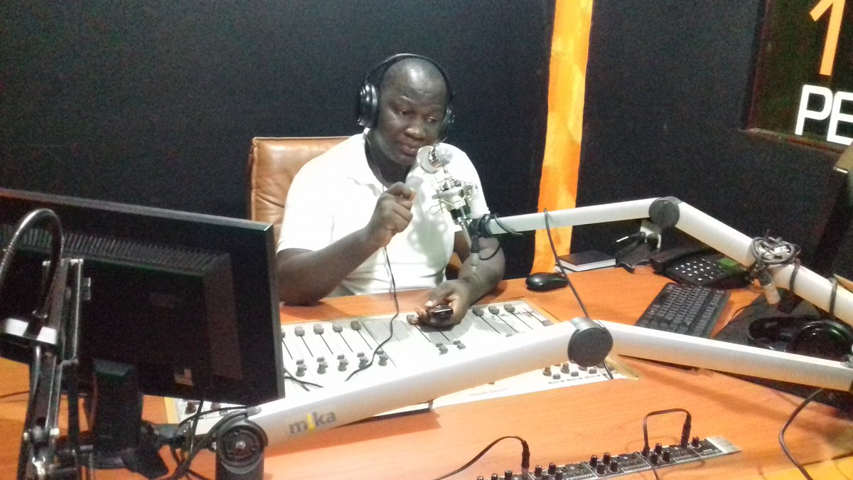 Pearlfm1079's tweet photo. Now: Kola Sente
Next: Pearl Magazine
Later: Namwatulira
#pearlfmUpdates https://t.co/tsIRYxSlWE
