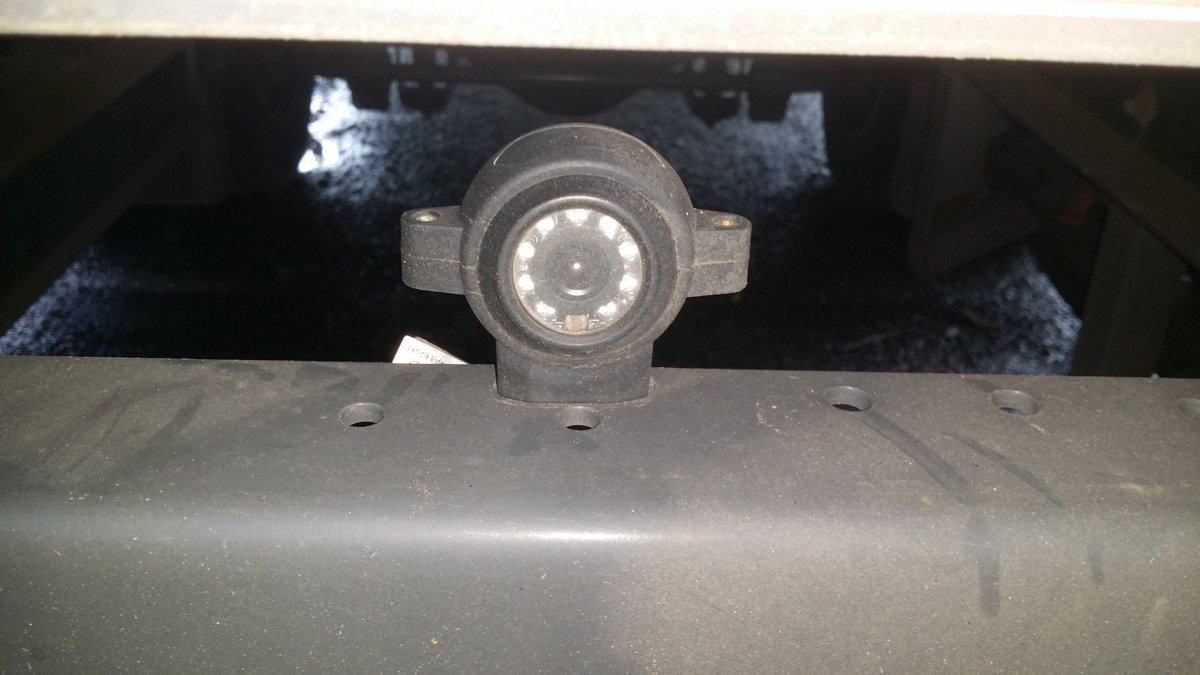 EdHardy74's tweet image. So much easier in the city with this rear/side camera set up. Why aren't they standard on new trucks? #sidecameras #trucks #cycles #safety