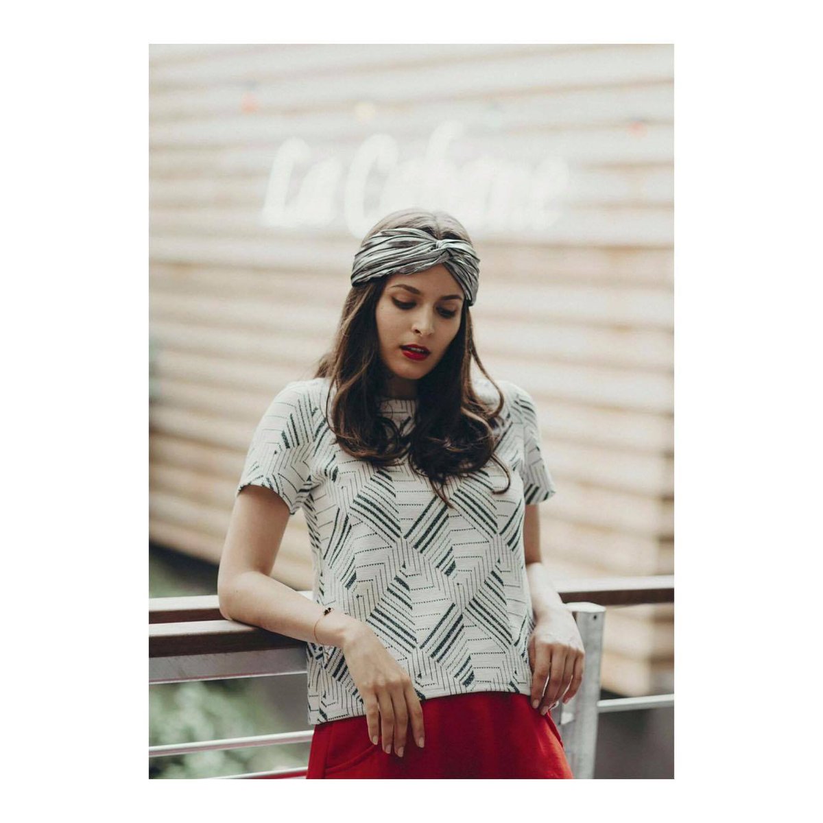 On peut dire que Julia Drouet porte le headband à merveille 🌹