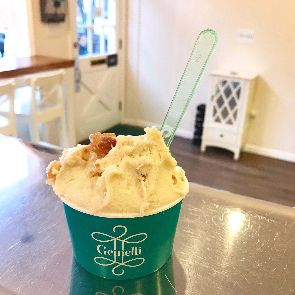 Local maple gelato meets our handcrafted cinnamon peaches compote..summer meets fall in this amazing combo! #fromscratch #tastethedifference