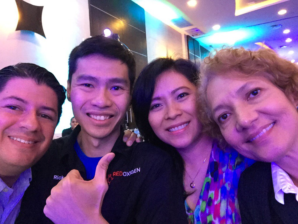 oreyesj1's tweet photo. #SemanaMipyme2017 #TeamMochandon #Marketingdigital #realidadaumentada #Interfasegame @minchenpty @InterfaseGame https://t.co/lY6KeKr6D3