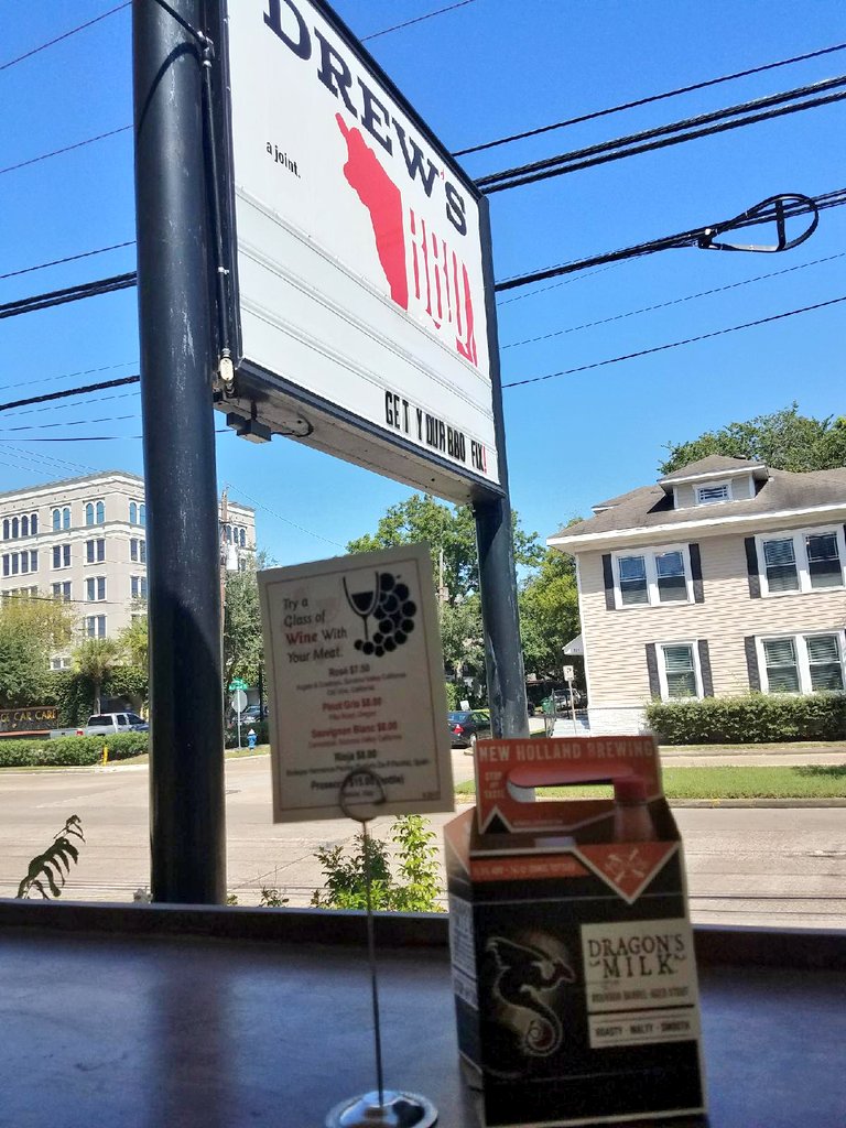 Great day for some porch time! #bbq #beer #montrose #cheapeats #offthebeatenpath  <a href="/stthomashouston/">University of St. Thomas</a> @HCCDistrict  @riceuniversity