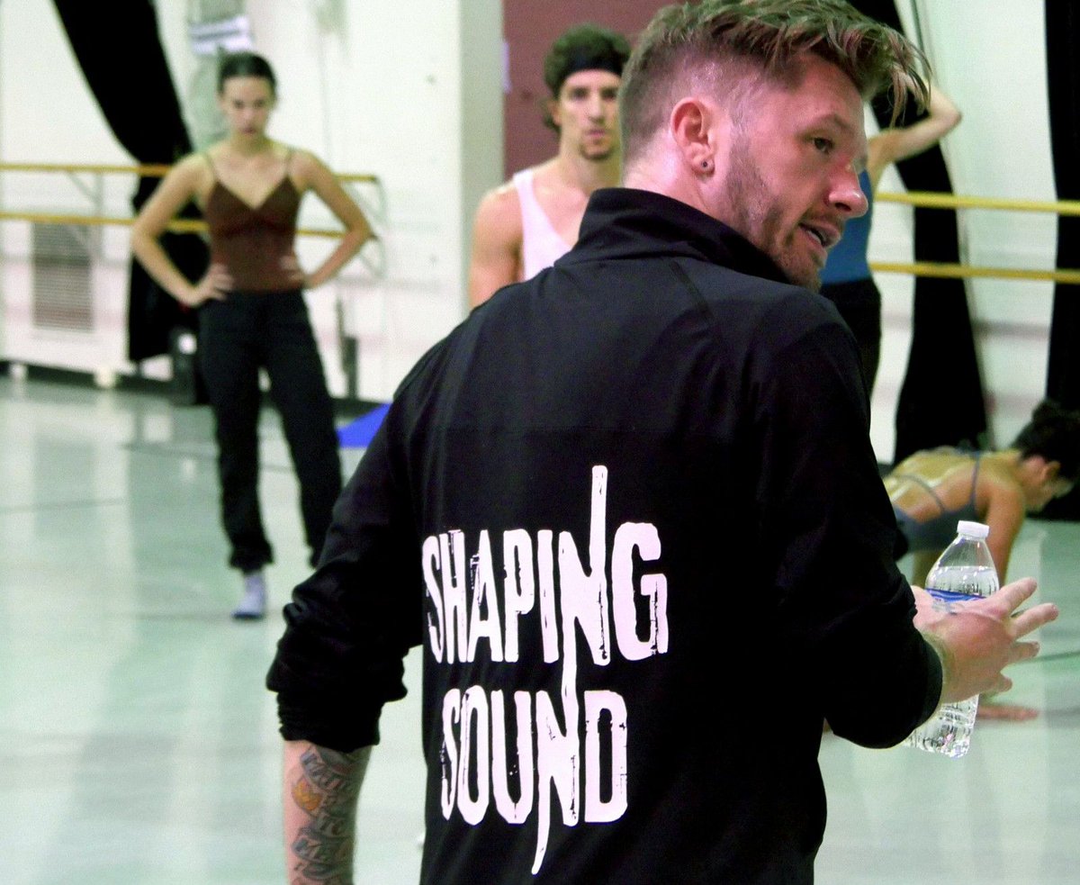 CincyBallet's tweet photo. Travis Wall brings his unique style to Cincinnati Ballet in #CBNewWorks https://t.co/7DVJVSwRc9 https://t.co/2XmbSfQkTn