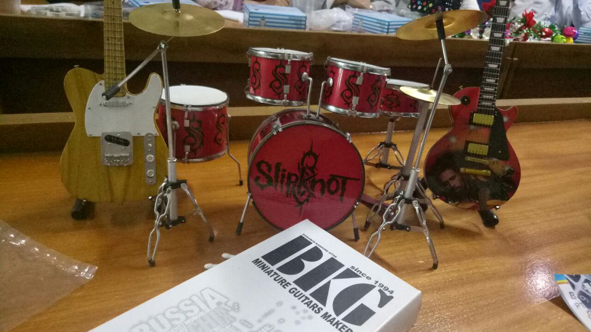 Drum 100k, guitar 50k, frame 150k, hubungi via WA 085624328728