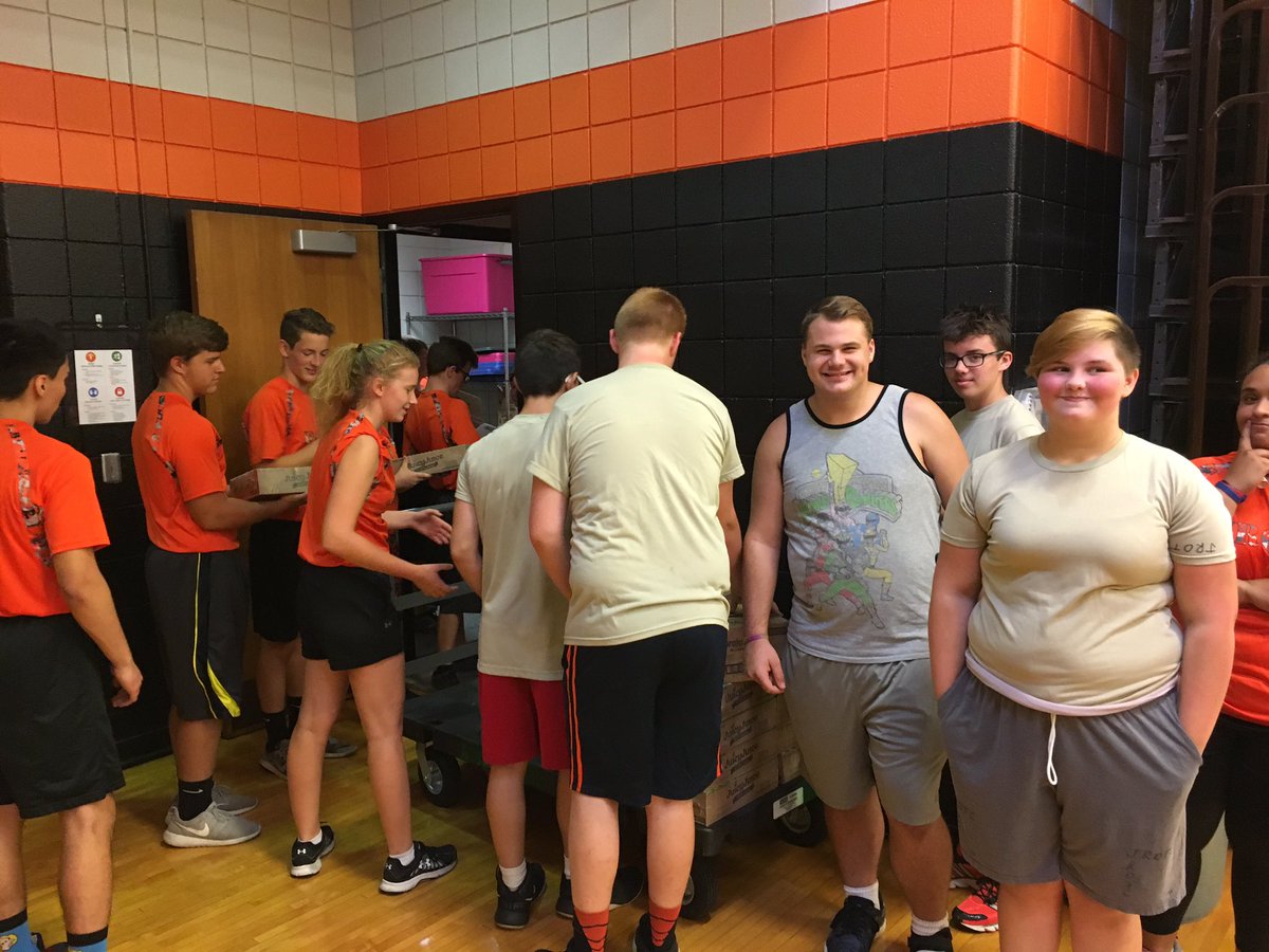 dahoffert's tweet photo. Thank you @WCS_District JROTC students for you work with boomerang backpacks! So appreciated by our community. #WCSmission @WchsJ https://t.co/PxfCfabEs2