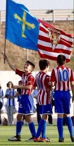 ULTRASGIJON's tweet photo. Nacimos en la mejor tierra del mundo, para amar al mejor equipo del universo.
Felicidades!
#DiaDeAsturias #AsturiasRojiblanca #PuxaAsturies https://t.co/ZQ5uqJMKYm