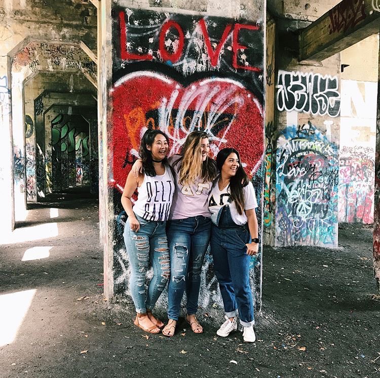 DrexelPanhel's tweet photo. You asked, we delivered! Check out our outfit Do's &amp; Don'ts on the recruitment page of our website. #FindYourSisterhood #DrexelPHC https://t.co/9yMGBHvpSO