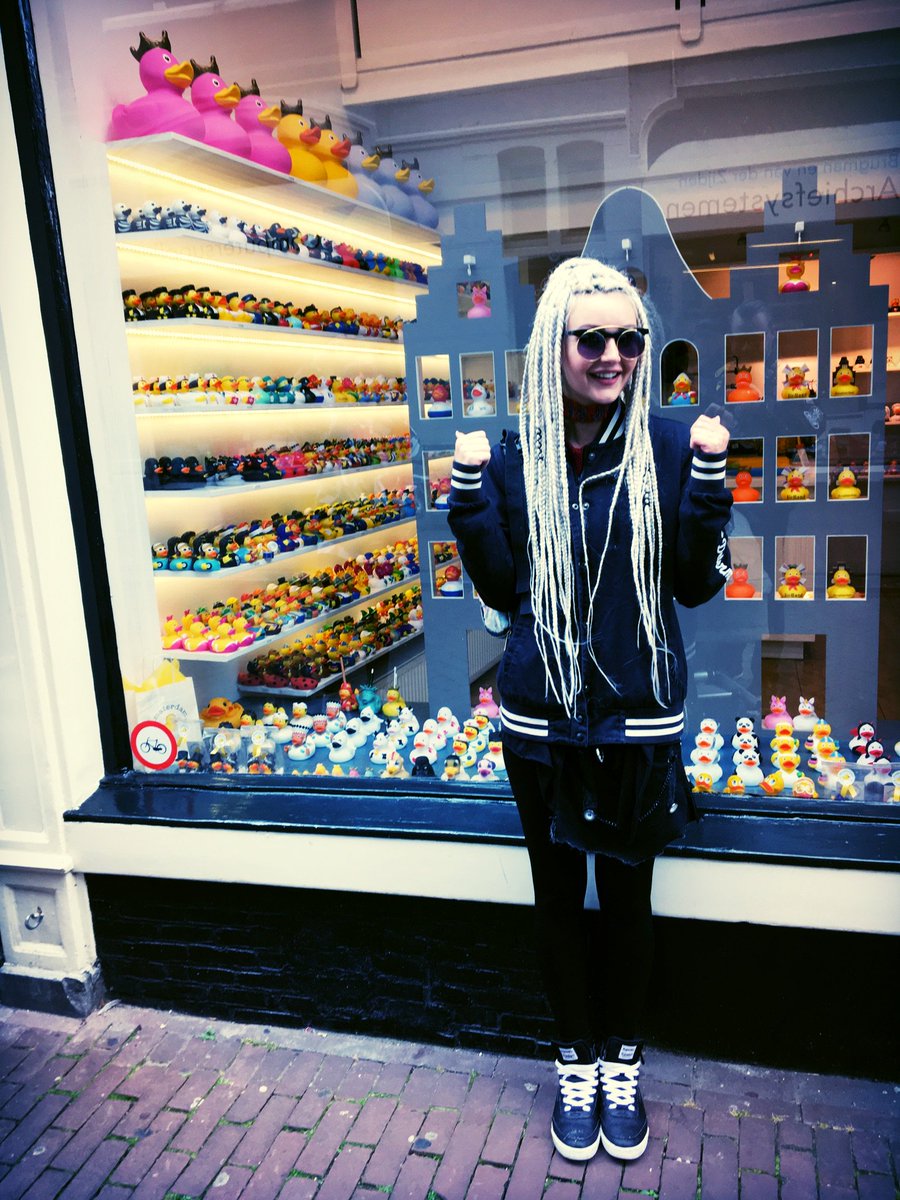 Thats cool. @AmiCarmine back in Holland again and seeing this store!!