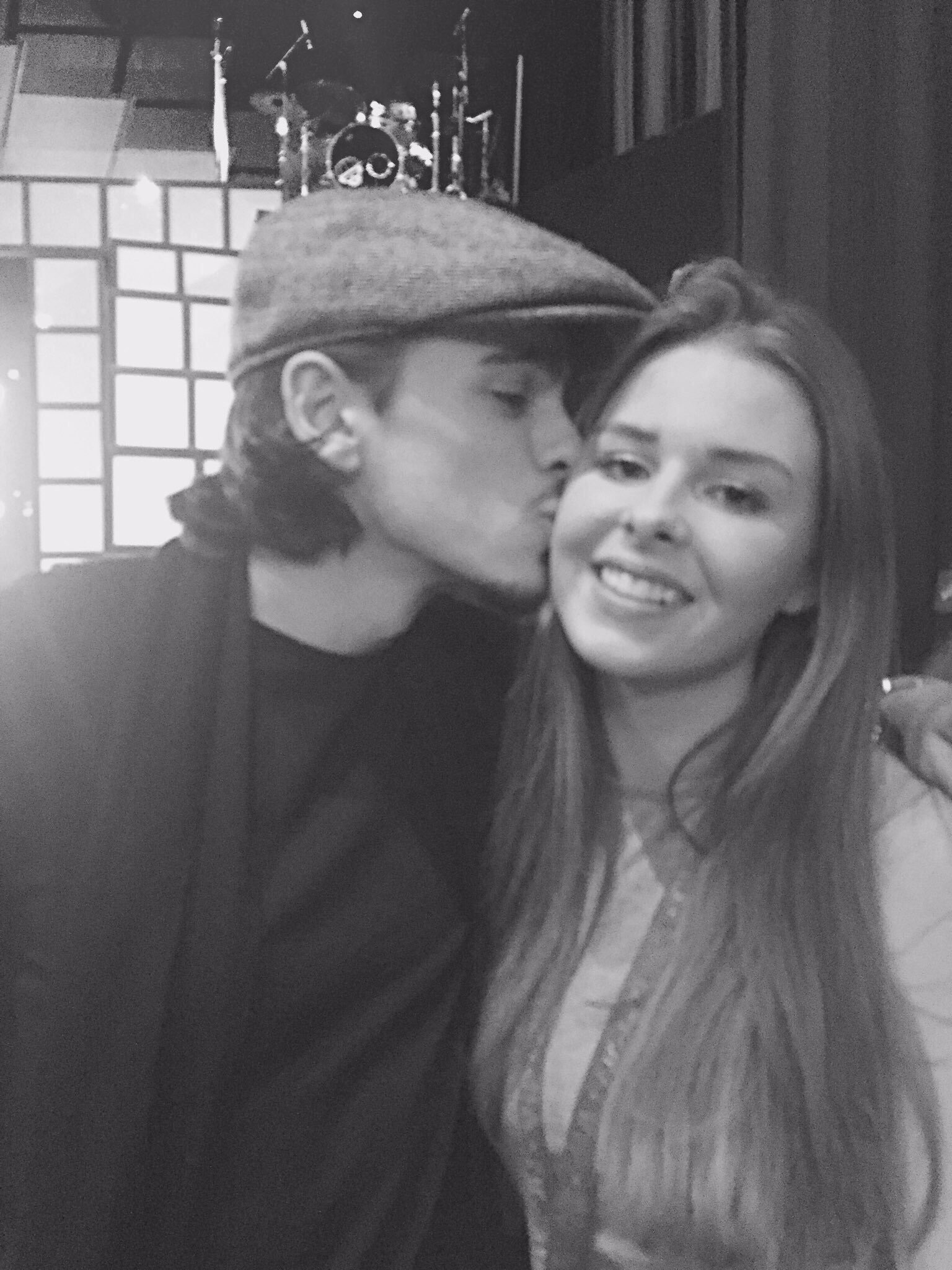 Happy birthday sam!! Hope you\re having an amazing day cos u deserve it, miss u x 