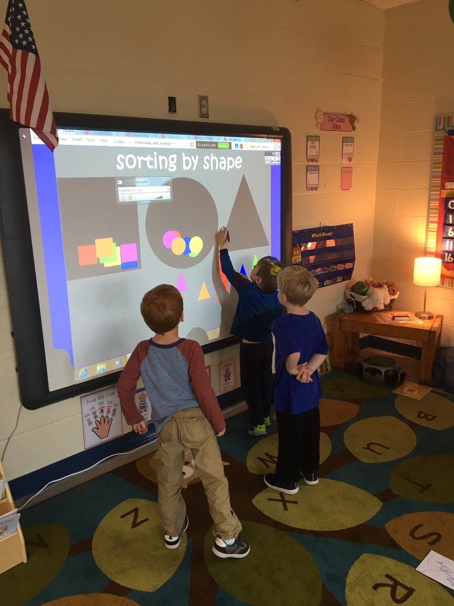 DunlapsKnights's tweet photo. Sorting by shape during small group center time ! @DunlapsKnights @Kings_Schools https://t.co/NkqQ19euRj