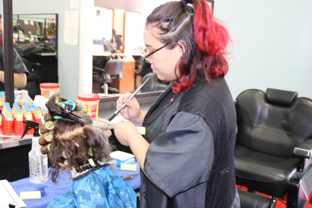 Davids_Academy's tweet photo. #Cosmetology hashtag us at #DAOB https://t.co/MuhQ3fDASF