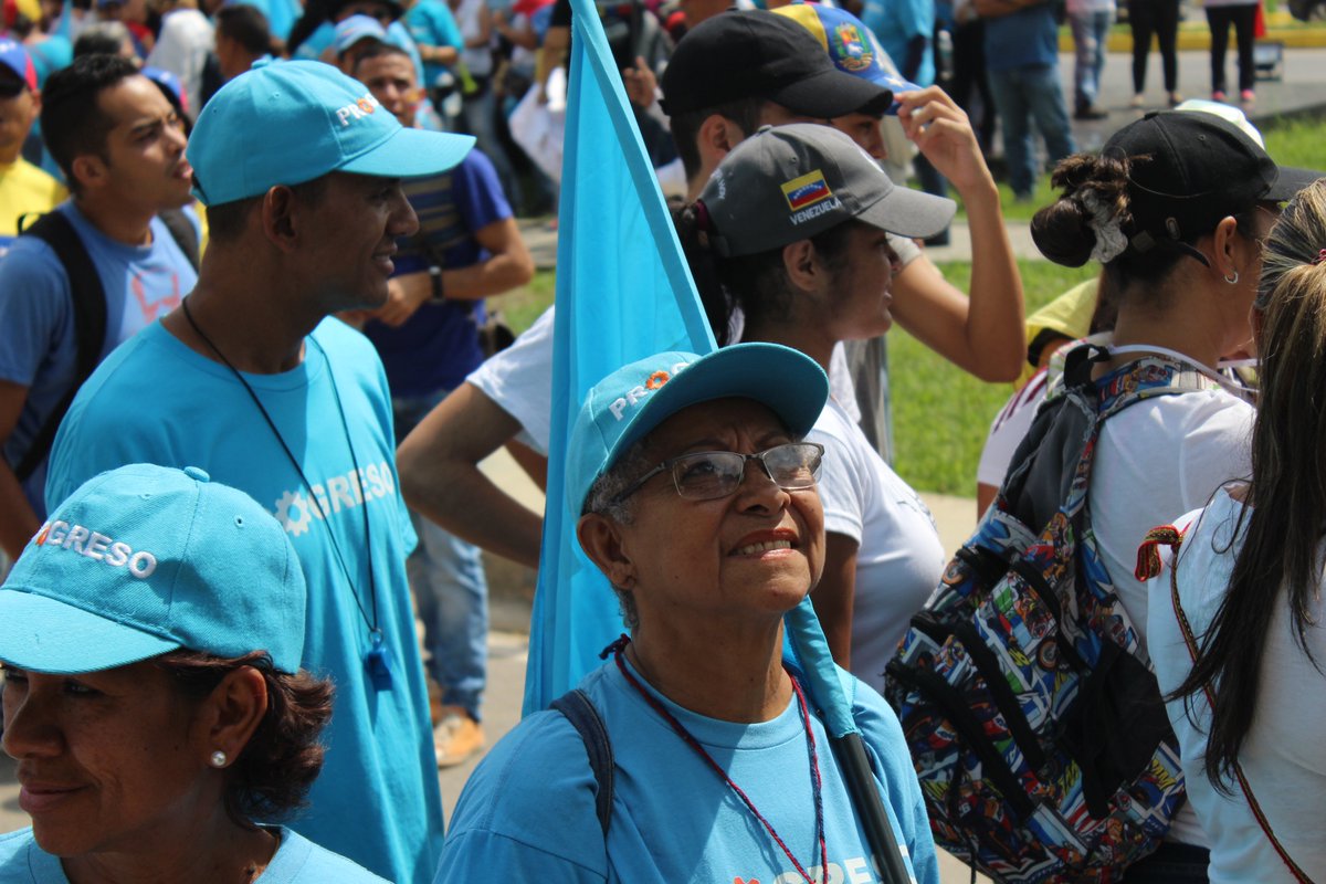 up_carabobo's tweet photo. Los abuelos trabajaron tanto por este país. Distinto a lo que vivimos, merecen una #VenezuelaDeProgreso. https://t.co/DWZJHFL8R4