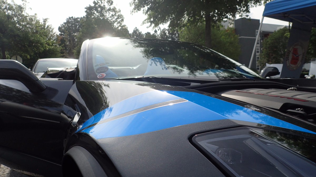 RaggToppPro's tweet photo. Take a look at Doug's ludicrous 2017 #Corvette . Only 126 of this special edition were made and he got his fully wrapped. ππ―
#RAGGTOPP https://t.co/7cNH1lTBLT