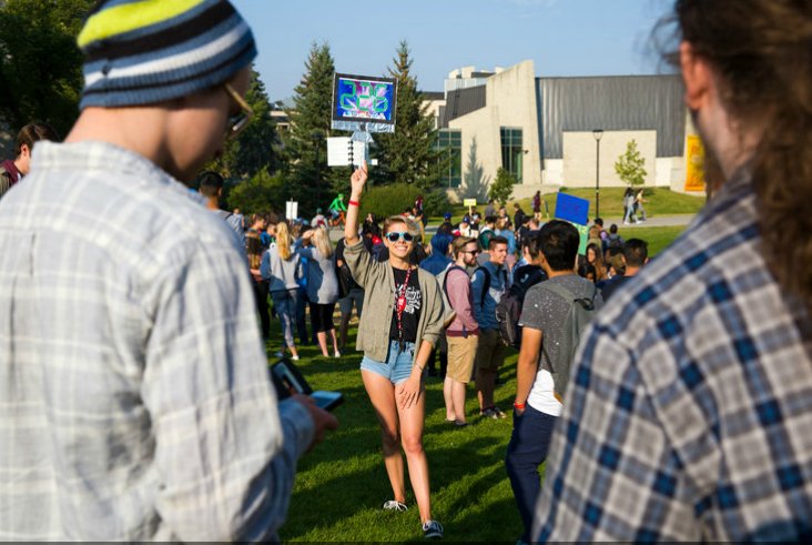 UCalgary's tweet photo. Welcome University of Calgary Class of 2021: Slideshow from Orientation Week https://t.co/3St04xU1OQ #UCalgaryoweek #UCalgary https://t.co/n8m9cQhKT6