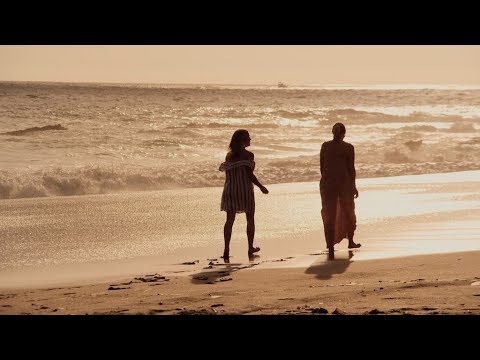 Experience the bay, the beach, and the heart of the small town community of Newport. youtube.com/watch?v=3ERXe4…