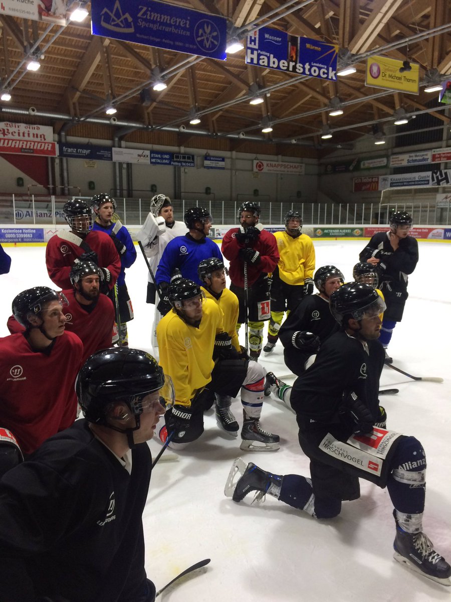 thomedi1860's tweet photo. Mittendrin statt nur dabei #eistraining in Peiting der Schongau Mammuts #bayernliga https://t.co/2eTDzCuxS8