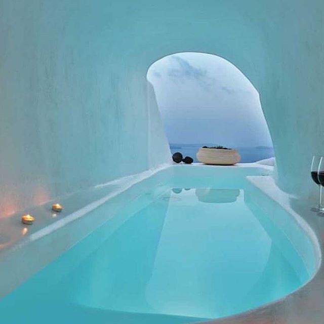 I may be looking at you.... but I'm here really fun #travelling #tourism #tourist #instapassport #instatraveling #mytravelgram #travelgram