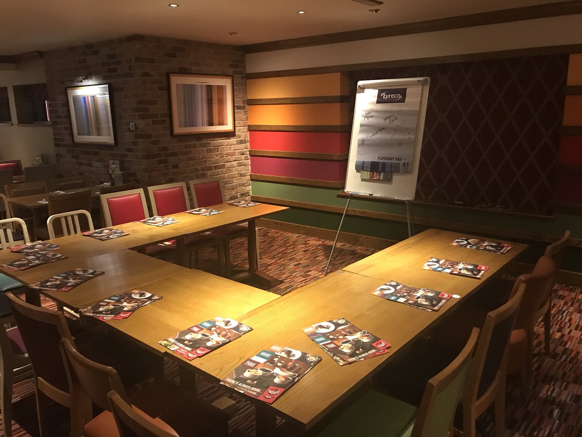 Starting to set up for tomorrow’s new menu training and xmas meeting #betterthan <a href="/MarkCash15/">Mark Cash</a> <a href="/WeAreSUGM/">WeAreSUGM</a> <a href="/amylou8725/">Amy</a>