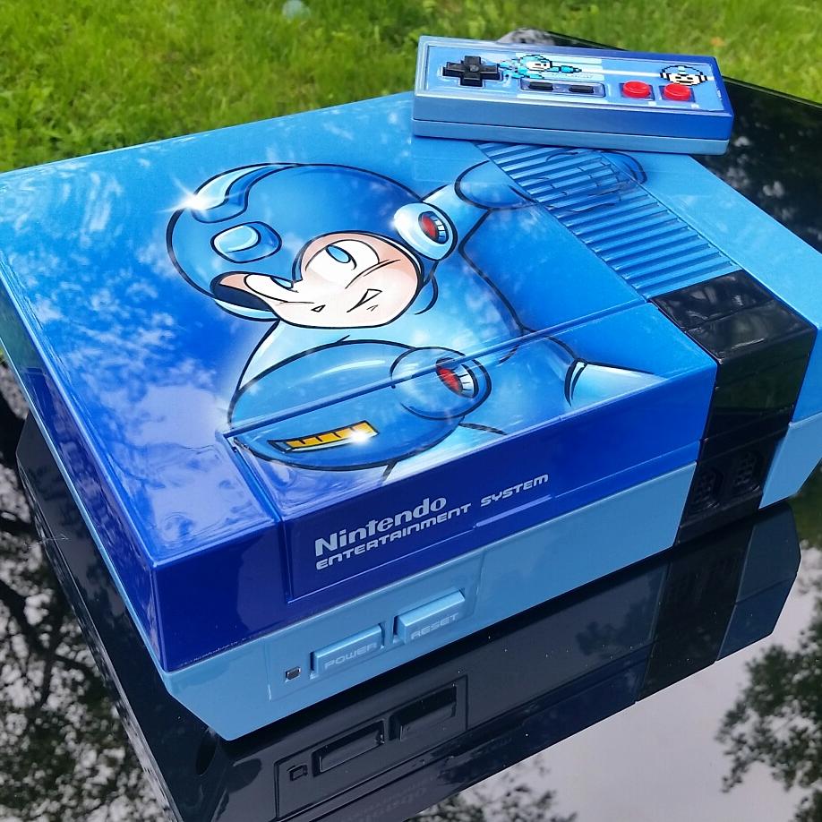 cksigns1's tweet photo. Happy mega man Thursday.yeah I made that one up..custom airbrushed nes @Lord_Arse @Gameshamster #RETROGAMING #nintendo #80s #90s @GamerRTer https://t.co/NVvwczagWx