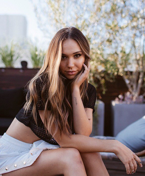 A vida é totalmente imprevisível,  a gente cria vários sonhos mas ela nos arrasta pra onde quer.