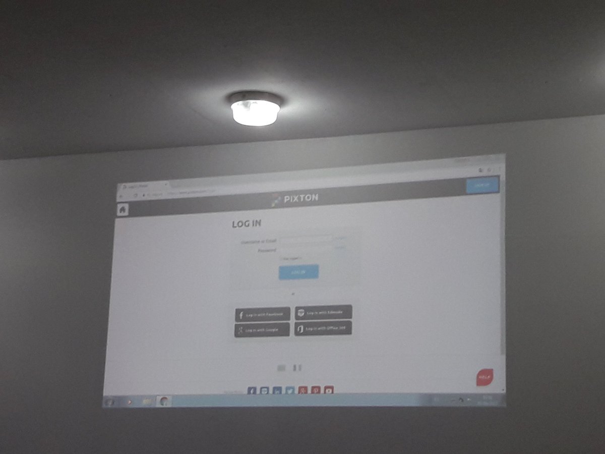 cym_marktech's tweet image. Hoy, alumnos de 5to grado comenzaron a explorar @Pixton para la creación de #comics en su #finaltask!