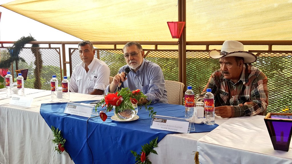 ESAmundo's tweet image. Ministro Duarte inaugura Albania Laberinto Café en Apaneca, una de las nuevas opciones para hacer turismo interno. Fotos/ESAmundo: V.Méndez