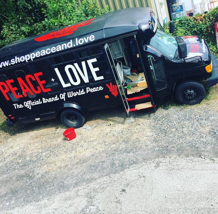Safee26's tweet photo. Coming soon Peace✌🏽➕Love❤️ boutique pooping up all around the city! https://t.co/wK51UKkOb2