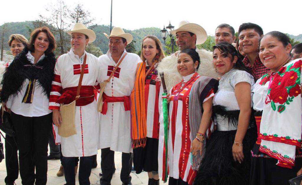 Prospera_MX's tweet image. La Coordinadora Nacional @paula_hdz visita con el Srio @LuisEMirandaN a las #FamiliasPROSPERA de San Cristóbal de las Casas, Chiapas