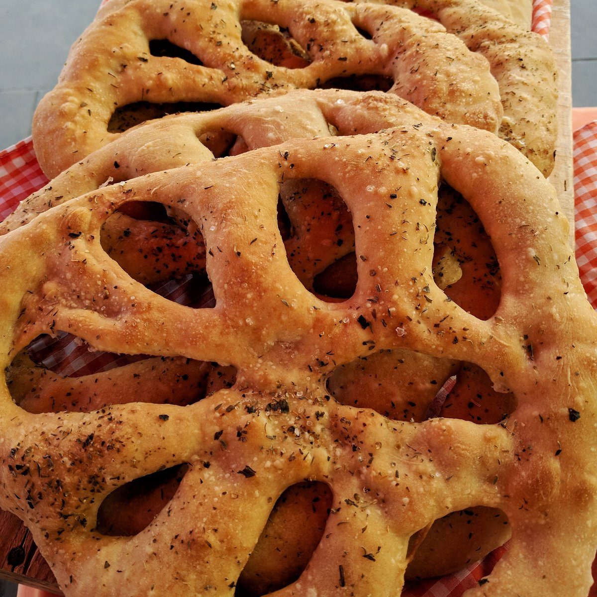 desibakerboy's tweet photo. Cancel your weekend plans. I'm back at #w5foodmarket on Sunday 10 September from 11am bringing some serious bread game #ealing #eatlocal https://t.co/h0XEg6wTSm