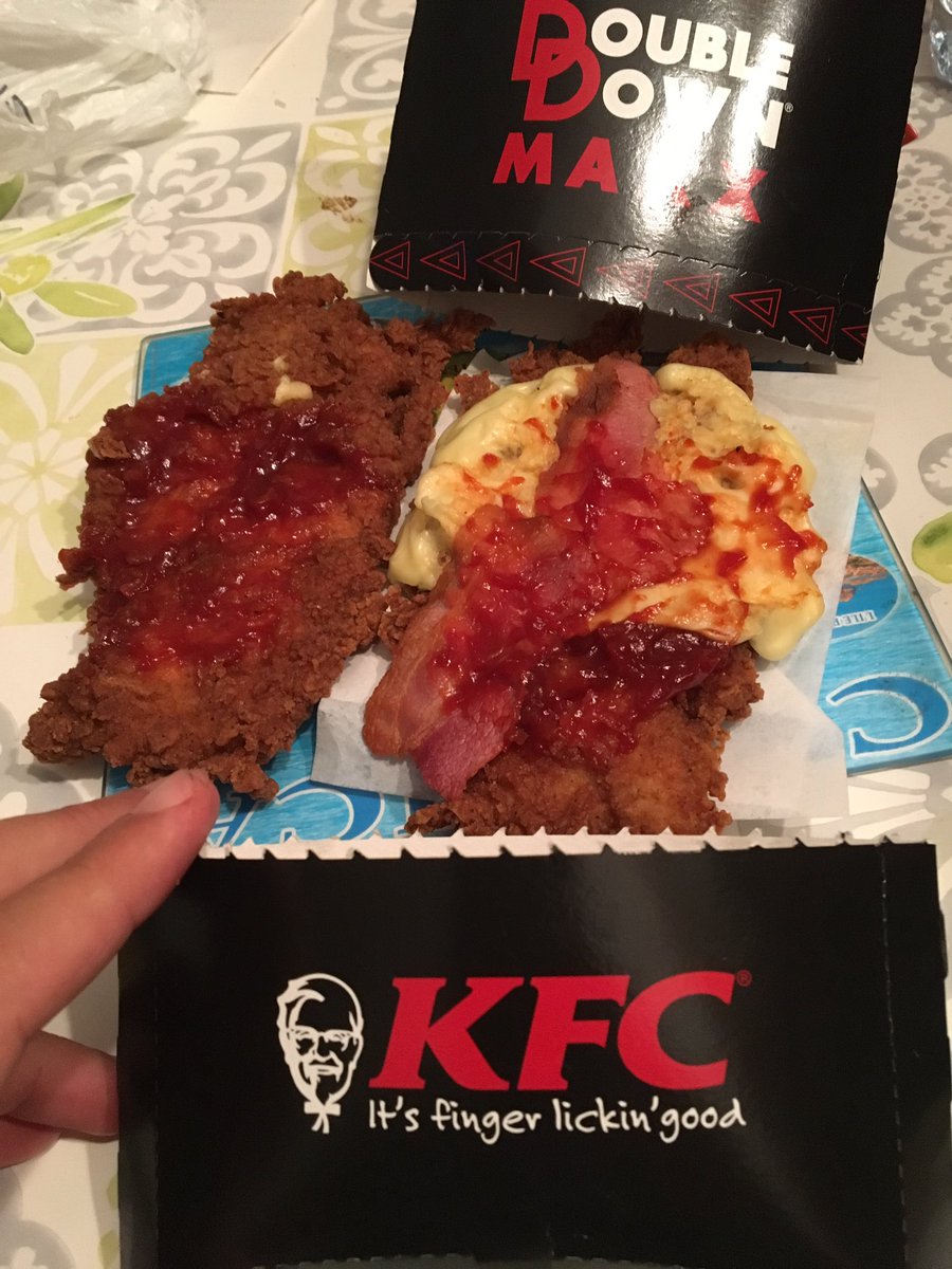 Karim BouBou (@rimkboubou) on Twitter photo Je viens de prendre un double down pepper et je tombe sur du bacon... On fait comment <a href="/KFCFrance/">KFC France</a> quand on mange pas de porc ???! 😡😡😡😡 Je viens de prendre un double down pepper et je tombe sur du bacon... On fait comment <a href="/KFCFrance/">KFC France</a> quand on mange pas de porc ???! 😡😡😡😡