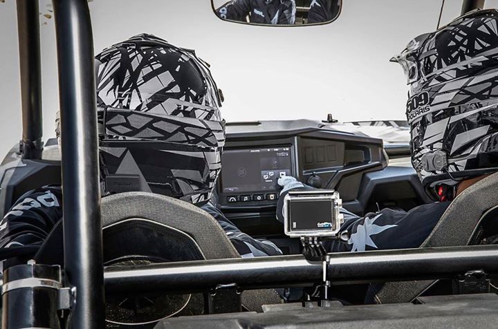 polaris_cln's tweet image. Maneja con seguridad de siempre saber dónde están los demás. Presentando el revolucionario RIDE COMMAND SPECIAL ED… ift.tt/1pdxc8v