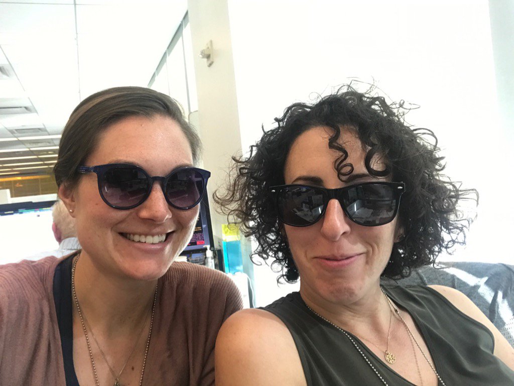 A_Riley17's tweet photo. When the Bloomberg blinds stop working, the NY auto team improvises. #windowproblems @gablova https://t.co/aXgaqI6OVp