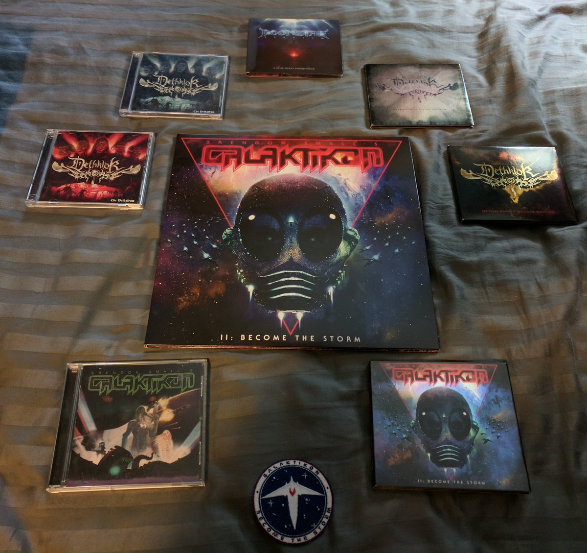 _ShaneSmith56's tweet photo. @bsGALAKTIKON, I got my beautiful vinyl at https://t.co/2mIL8NZ7tM! It's such an amazing album, please get it! #galaktikonii #lifeafterdeth https://t.co/ZQvQrsCR4V