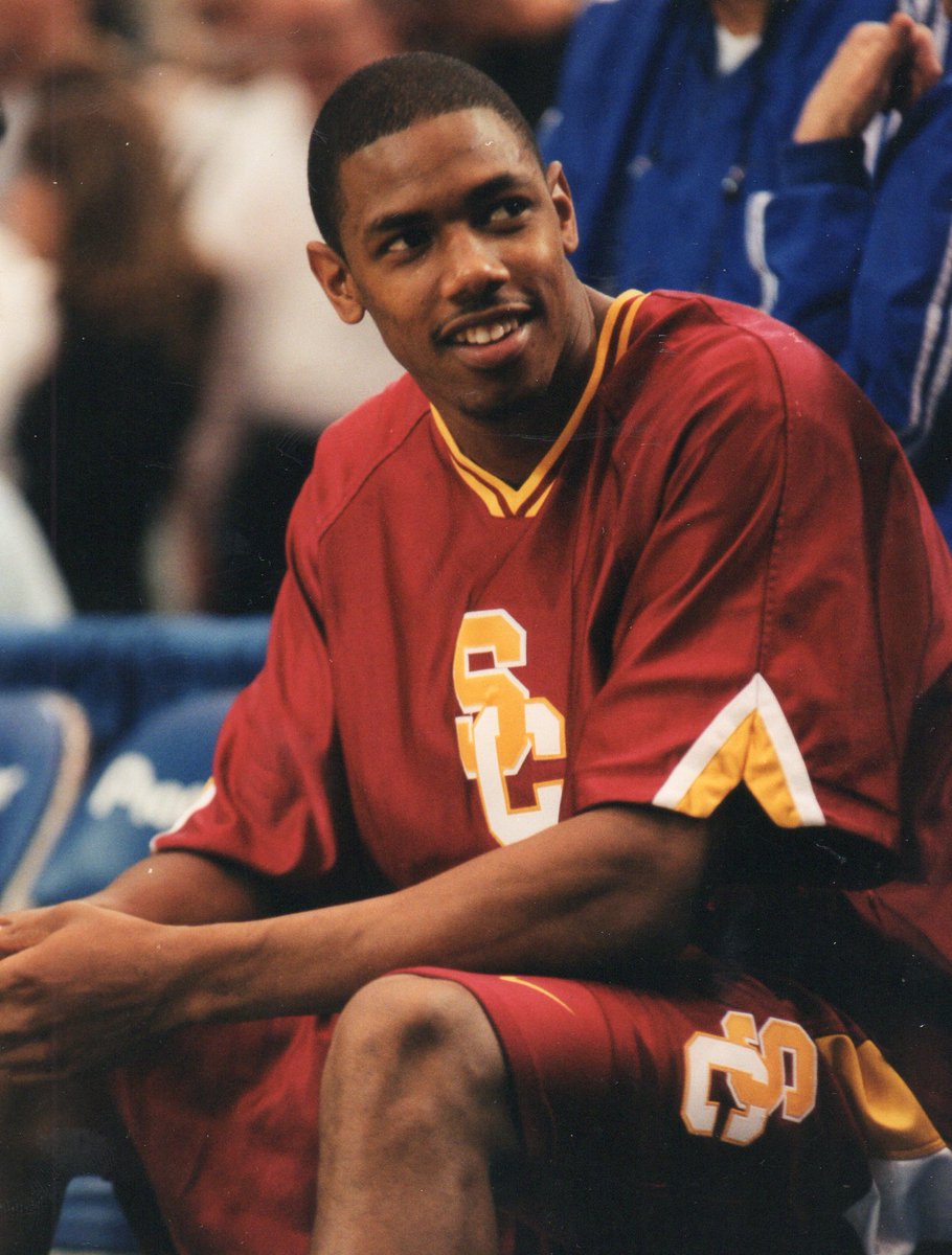 RonMFlores's tweet photo. @Compton_Magic @GlenWorley4 @jeff_trepagnier @rj_arvizu @niquedunning @PeyHeyrani @iJustWill @osimplis @justsayceli @coachspoon2 @coachmiddlebrks @emobley15 @RonnieHands Here's a pic of @jeff_trepagnier during his early days at #USC. He's a 1997 @CalHiSports All-State selection #CPTMagic #Tarbabes #Grassroots https://t.co/9gqdfR0agj