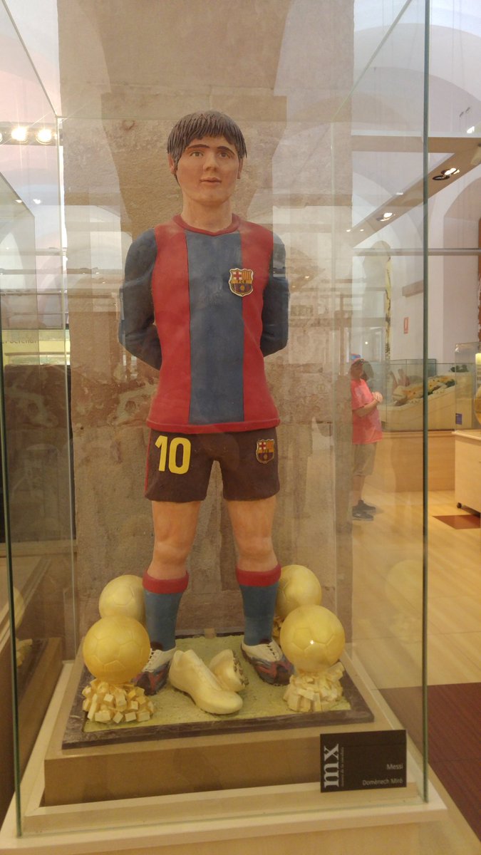 barcaxavi's tweet photo. Day 2:
Állatkert 🐵🐻
Arc de Triomf ⛩🏅
Csokoládé múzeum 🍫
Belváros és Las Ramblas 👫👪
#BCNtrip https://t.co/FRhLwxqzzg