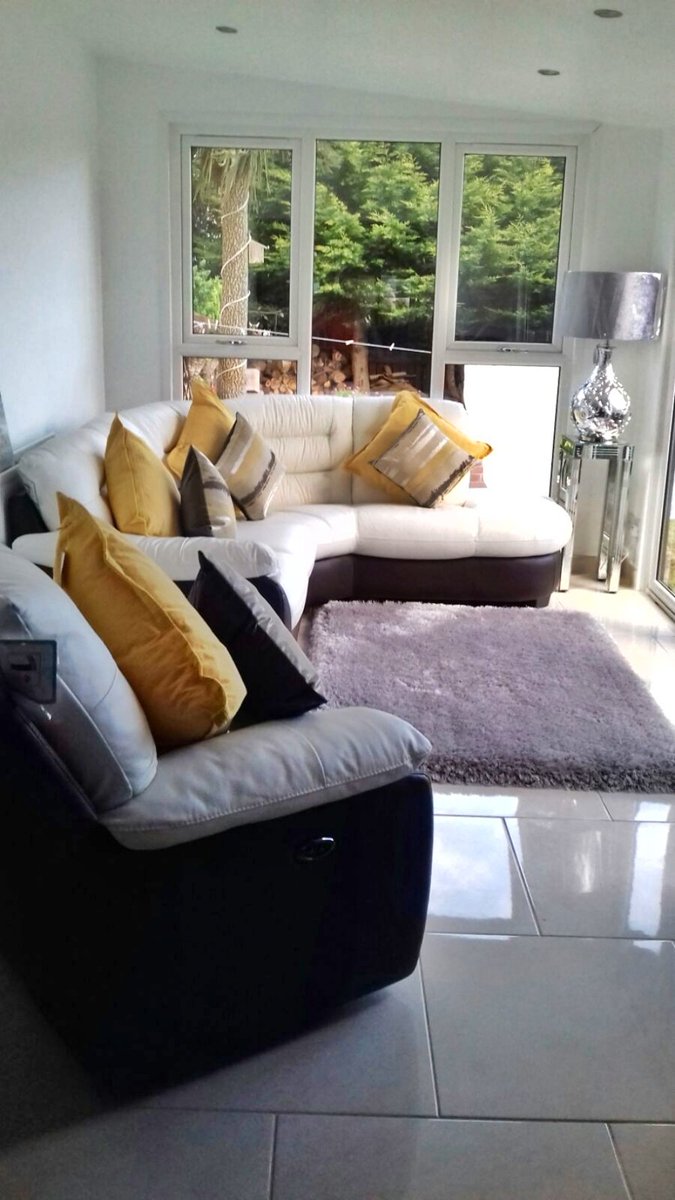 JacobsonModular's tweet image. 3x4.2m rosewood sunroom #belfasthour #NorthernIreland  #belfast #modular