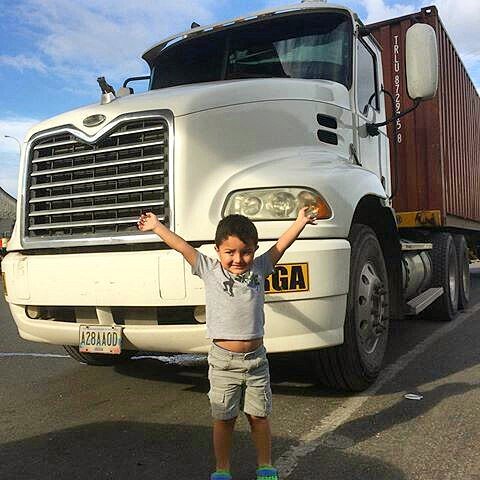 MackZulia's tweet photo. MACKPANA GUERRERO POR FUERA, NIÑO GRANDE POR DENTRO. ¡Y a mucha honra! Feliz tarde #MackPanas nunca dejemos de soñar. https://t.co/O0Li7h1eSL