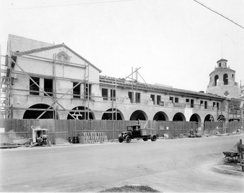 FoxFoundation's tweet photo. One million pounds of cement was used during the construction of the Fox Riverside Theater. #foxriversidetheaterfoundation #iloveriverside https://t.co/qDT4X6XFrg