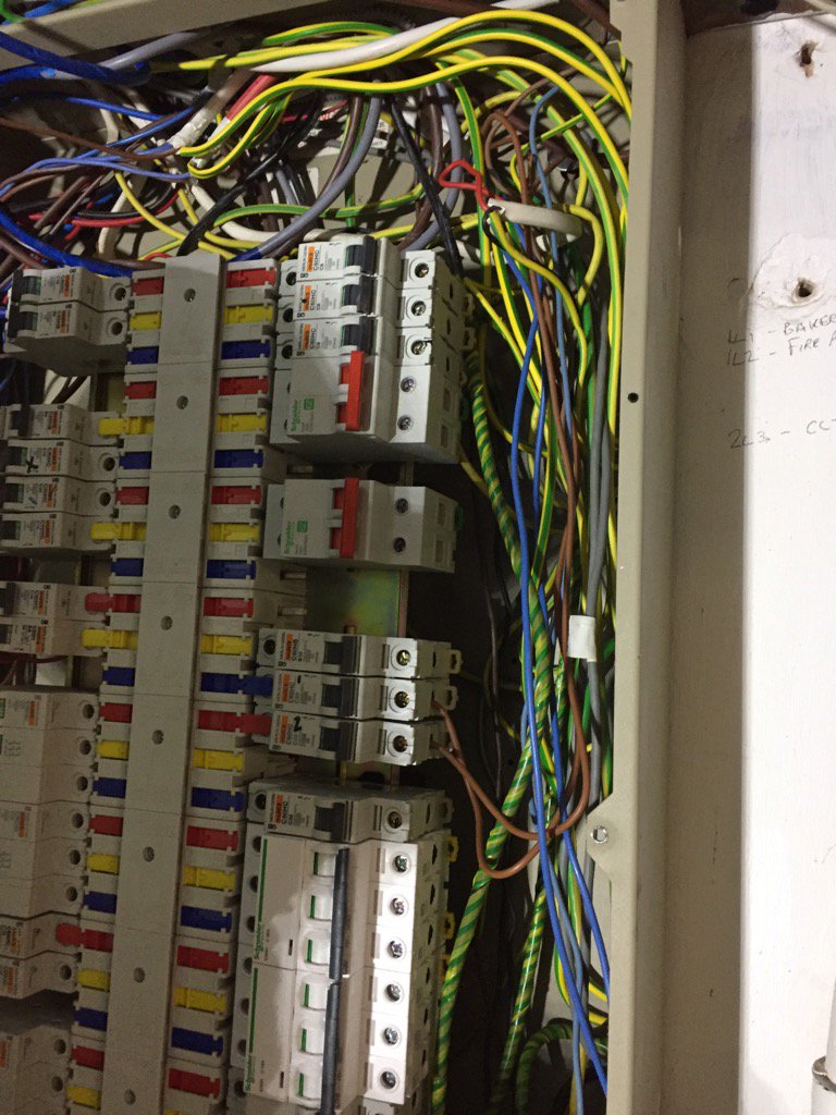 Retweet when you see it!! 😬😬😬⚡️🔥⚡️🔥#dangerous