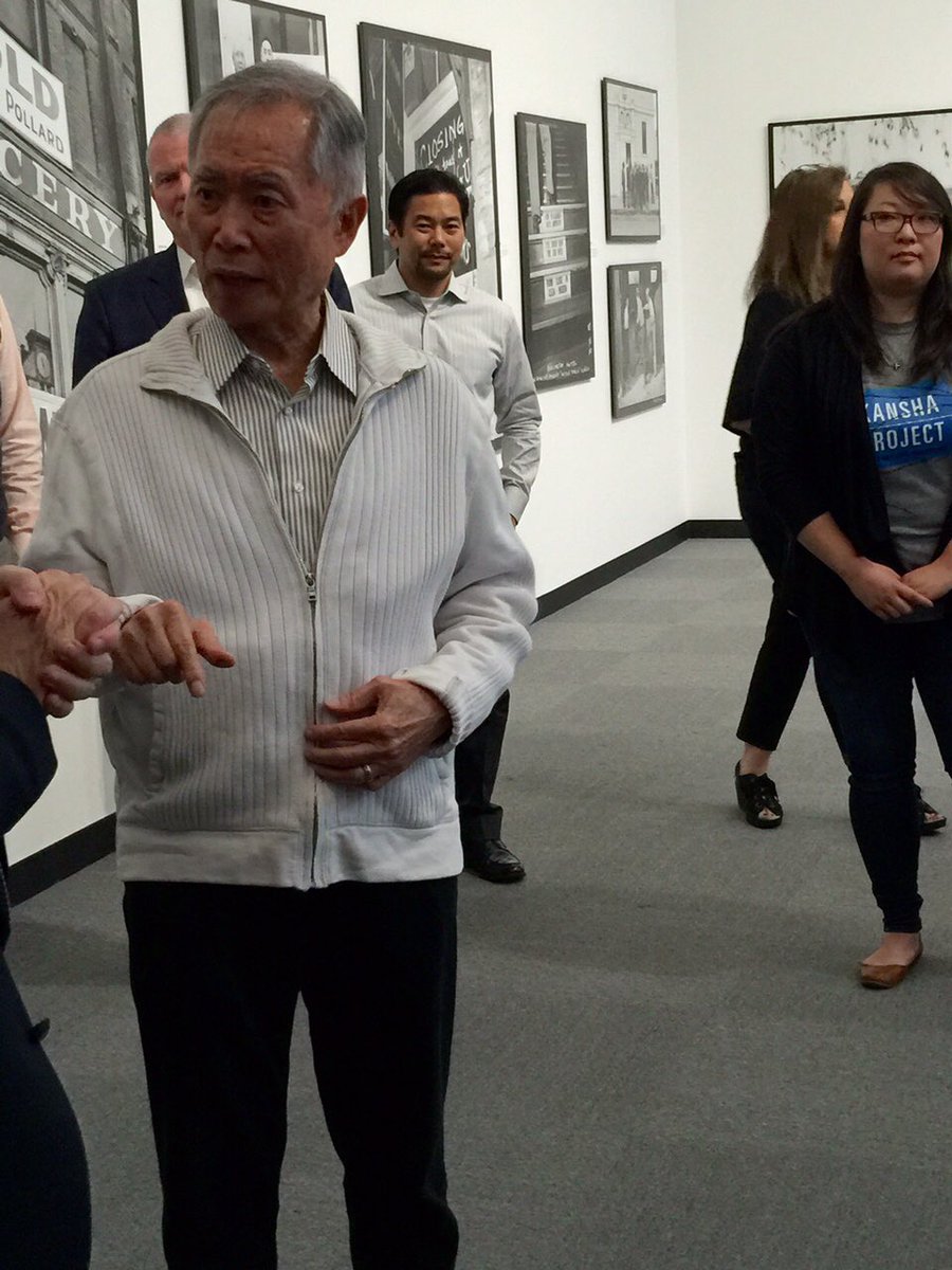 thentheycamedoc's tweet photo. @georgehtakei visited @alphawoodgallery with students From the #KanshaProject. #thentheycamedoc #andthentheycameforus @filmsforjustice https://t.co/STuDG46Bls