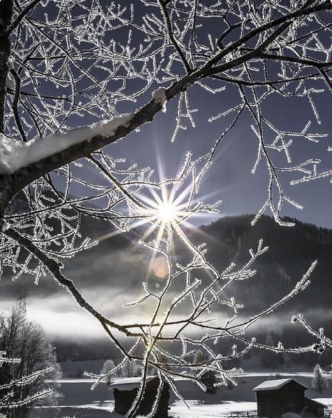 staticanzoni's tweet image. Siamo problemi che vogliamo risolvere 
Siamo bambini che hanno bisogno di essere amati