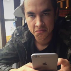 livxgray's tweet photo. me because Kian follows all the world but not me :) @KianLawley https://t.co/LZkkP694Yf