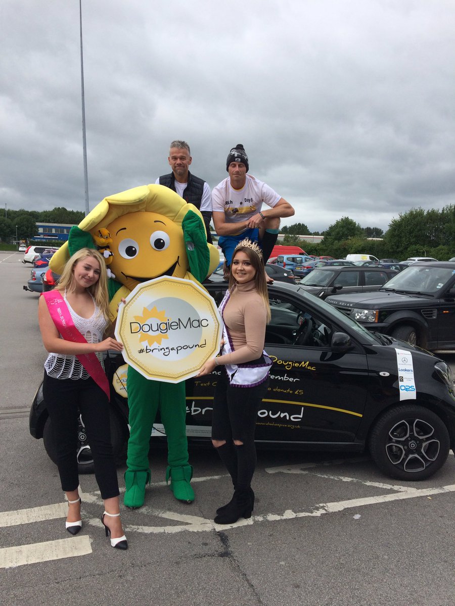 Our newly crowned queens attend their first appearance  <a href="/carontour/">Living in a Car</a> <a href="/stonierstoney/">Richard Stonier</a> #charity #fundraising for <a href="/DougieMacStoke/">Dougie Mac</a> #staffordshire