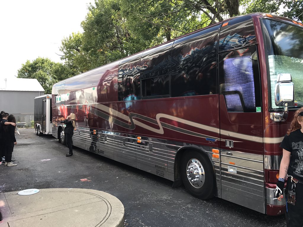 joncured's tweet image. Thx 2 the staff at @georgesmajestic in F'Ville! 2nite @devildriver @36CF @Cane_Hill &amp;amp; @Tetrarch at @TrixiesVIP Bring yo singles! C U there!