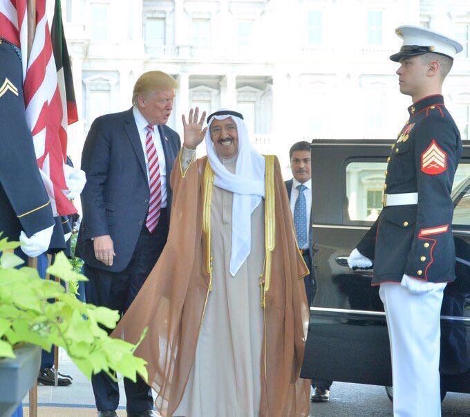 Malajmiii4's tweet photo. ارفع يمينك يازعيم البطولات ..
هذي اليمين اللي تفك النشايب ..❤️
 #صباح_الاحمد #صباح_الأحمد_أمير_الإنسانية https://t.co/AnnaMFmJtw