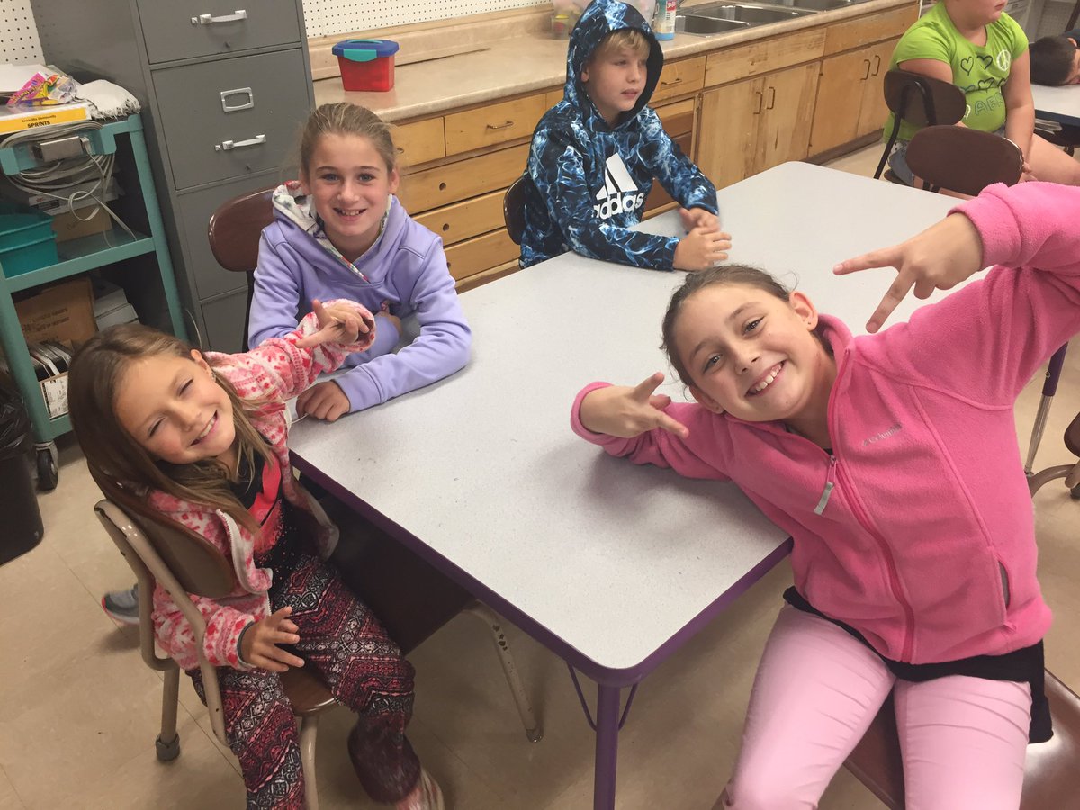 jill_findley's tweet photo. Snapshots from art today #fab4f #kcsdpride #nstarpride https://t.co/8gEMvsjf64