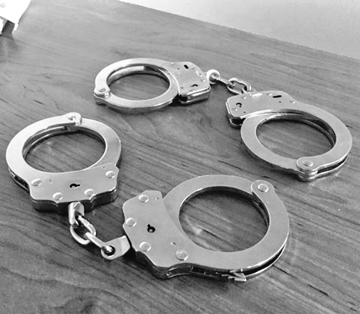 BeePoliceAssn's tweet photo. Pro-active Street Crimes Unit used 2 address drug problems make several arrest this week & still going strong #knockingthemdown https://t.co/HCEYpt8Qkr