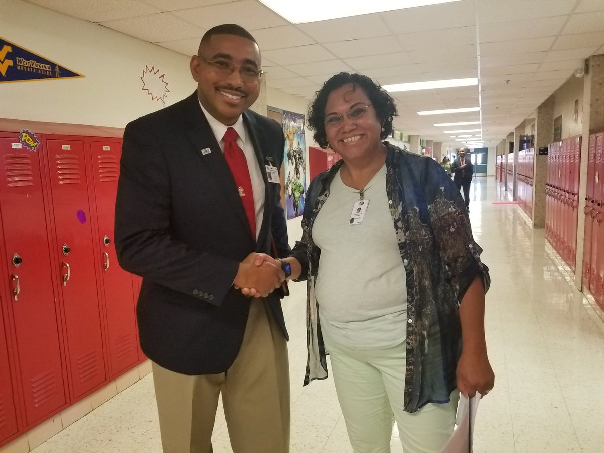 joleehealey's tweet photo. Edison MLC is working with Concilio to increase parent partnerships, already grown from 10 to 56 families. Way to go Eagles! @ACEDallasISD https://t.co/qJ3AjZVQAW